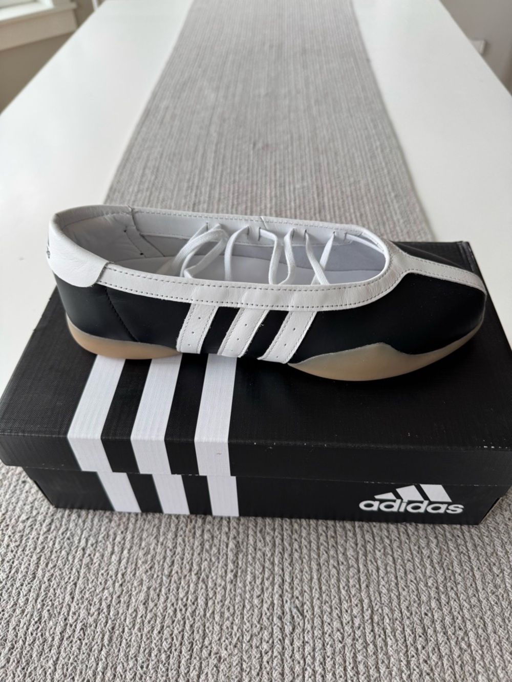 Adidas Taekwondo JR7031 Mei Ballet Core Black Cloud White Gum Women's Size 9 New